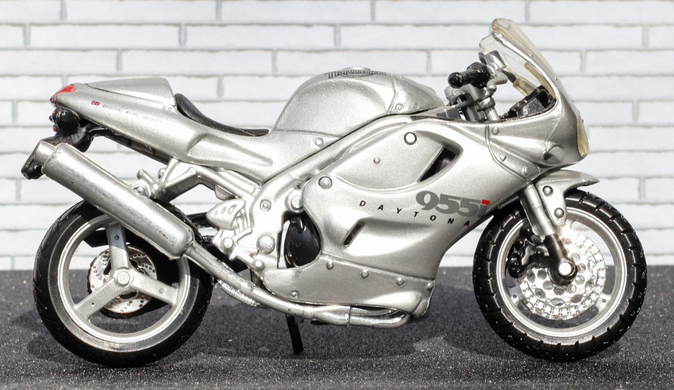 Maisto Triumph Daytona 955i